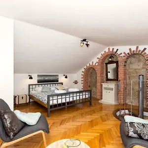  Apartment Old